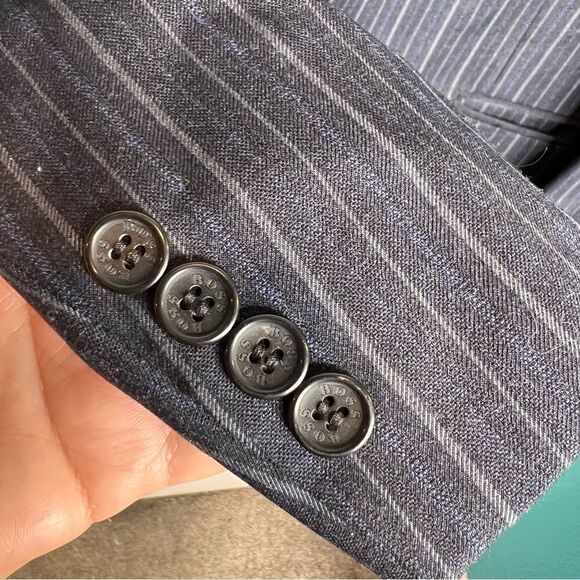 Hugo Boos wool striped man’s suit jacket and pants - Picture 2 of 13